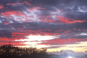 Marina View, Lovely Upper 3 Bedroom Apartment