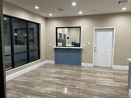 Lone Star Inn - Dickinson