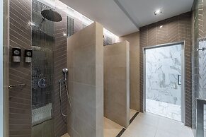 Kravt Nevsky Hotel and Spa