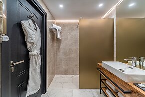 Kravt Nevsky Hotel and Spa