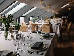 Kravt Nevsky Hotel and Spa