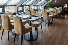 Kravt Nevsky Hotel and Spa