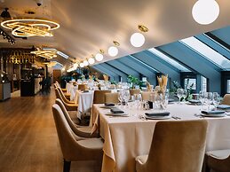 Kravt Nevsky Hotel and Spa