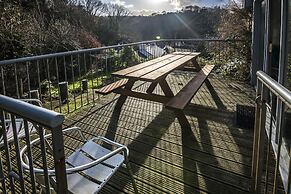Rock Cottage - 3 Bedroom Holiday Home