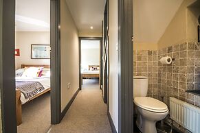 Rock Cottage - 3 Bedroom Holiday Home