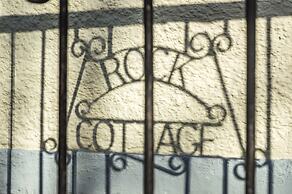 Rock Cottage - 3 Bedroom Holiday Home