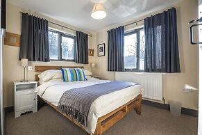 Rock Cottage - 3 Bedroom Holiday Home