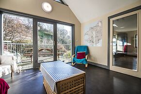 Rock Cottage - 3 Bedroom Holiday Home