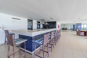 RV01 Excelente Quarto e Sala Pé na Areia