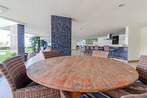 RV01 Excelente Quarto e Sala Pé na Areia