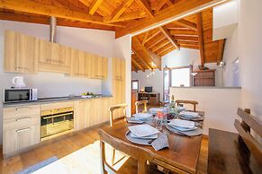 Il Lago Blu Loft With Pool