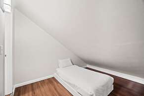 5218 Beach Dr A