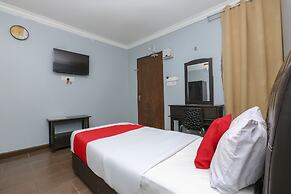 OYO 90145 D'sofwa Inn