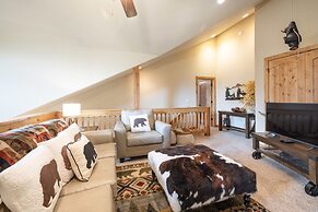 River Rock -- Ev # 3 Bedroom Condo by RedAwning