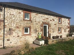 Cosy 2-bed Cottage With Garden Near Carlisle