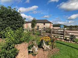 Cosy 2-bed Cottage With Garden Near Carlisle