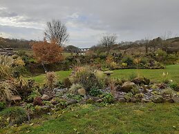 Cosy 2-bed Cottage With Garden Near Carlisle
