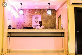 Six Diamond Hotel