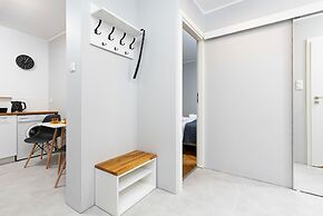 Apartments Warsaw Kredytowa by Renters