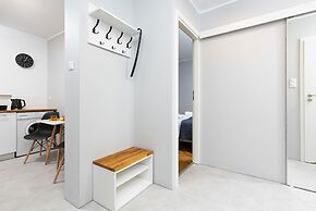 Apartments Warsaw Kredytowa by Renters