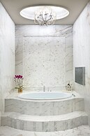 Crockfords Las Vegas, LXR Hotels & Resorts at Resorts World