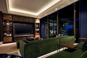 Crockfords Las Vegas, LXR Hotels & Resorts at Resorts World