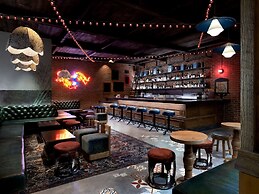 Crockfords Las Vegas, LXR Hotels & Resorts at Resorts World