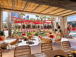 Conrad Las Vegas at Resorts World