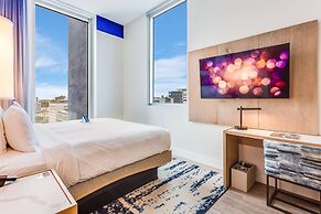 SERENA Hotel Aventura Miami, Tapestry Collection by Hilton