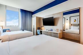 SERENA Hotel Aventura Miami, Tapestry Collection by Hilton