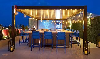 SERENA Hotel Aventura Miami, Tapestry Collection by Hilton