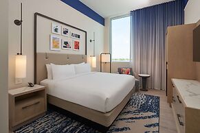 SERENA Hotel Aventura Miami, Tapestry Collection by Hilton