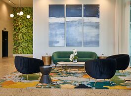 SERENA Hotel Aventura Miami, Tapestry Collection by Hilton
