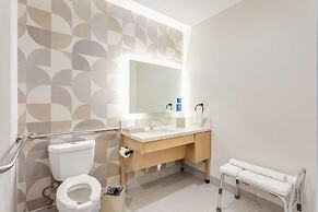 SERENA Hotel Aventura Miami, Tapestry Collection by Hilton