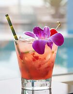 SERENA Hotel Aventura Miami, Tapestry Collection by Hilton