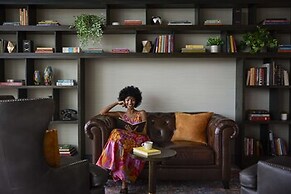 SERENA Hotel Aventura Miami, Tapestry Collection by Hilton