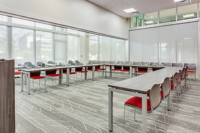 SERENA Hotel Aventura Miami, Tapestry Collection by Hilton