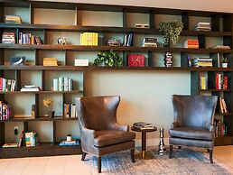 SERENA Hotel Aventura Miami, Tapestry Collection by Hilton