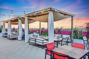 SERENA Hotel Aventura Miami, Tapestry Collection by Hilton