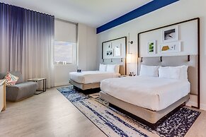 SERENA Hotel Aventura Miami, Tapestry Collection by Hilton