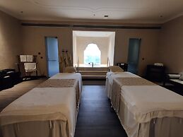 Taj Skyline Ahmedabad