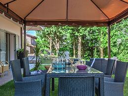 Plush Villa Apartment in Tavullia with Hot Tub