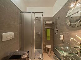 Plush Villa Apartment in Tavullia with Hot Tub