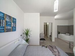 Plush Villa Apartment in Tavullia with Hot Tub