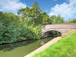 Rustic Holiday Home in Birmingham near Motorcycle Museum