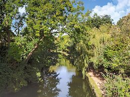 Rustic Holiday Home in Birmingham near Motorcycle Museum