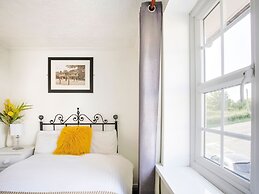 Rustic Holiday Home in Birmingham near Motorcycle Museum