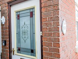 Rustic Holiday Home in Birmingham near Motorcycle Museum