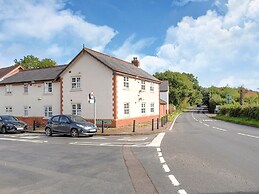 Rustic Holiday Home in Birmingham near Motorcycle Museum