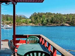 6 Person Holiday Home in Hosteland